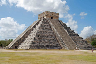 Chichen Itza Mayan Temple Mexico Yucatan