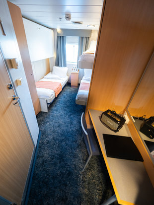 Quest Triple Cabin