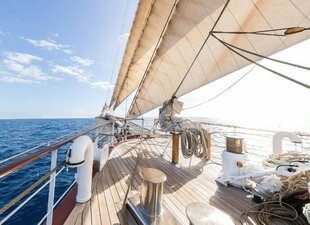 Sea Cloud II Foredeck