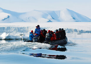Zodiac Cruising in Spitsbergen - Johanna Vakkila