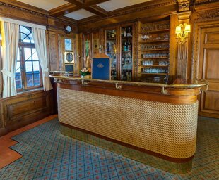 Sea Cloud Main Bar