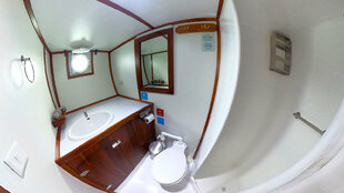 Samba Cabin Toilet