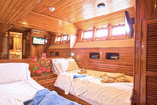 Aggressor III Twin Cabin