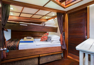 Bunk Cabin on Liveaboard Yacht